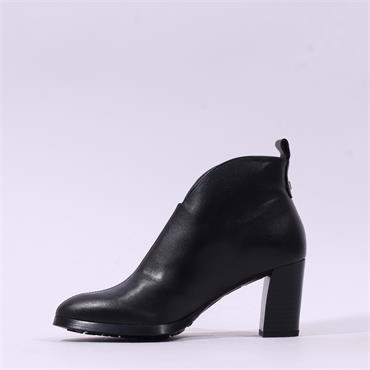 Wonders Vflex High Block Heel V Cut Boot - Black Leather